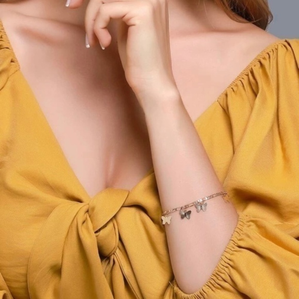 3/$30 💛 Butterfly Charm Anklet